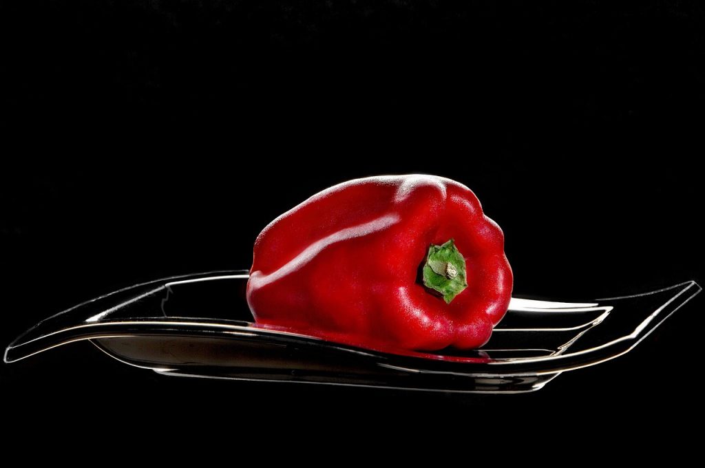 ''red bell pepper rich in vitamins A and C, kidney-friendly vegetables option.''